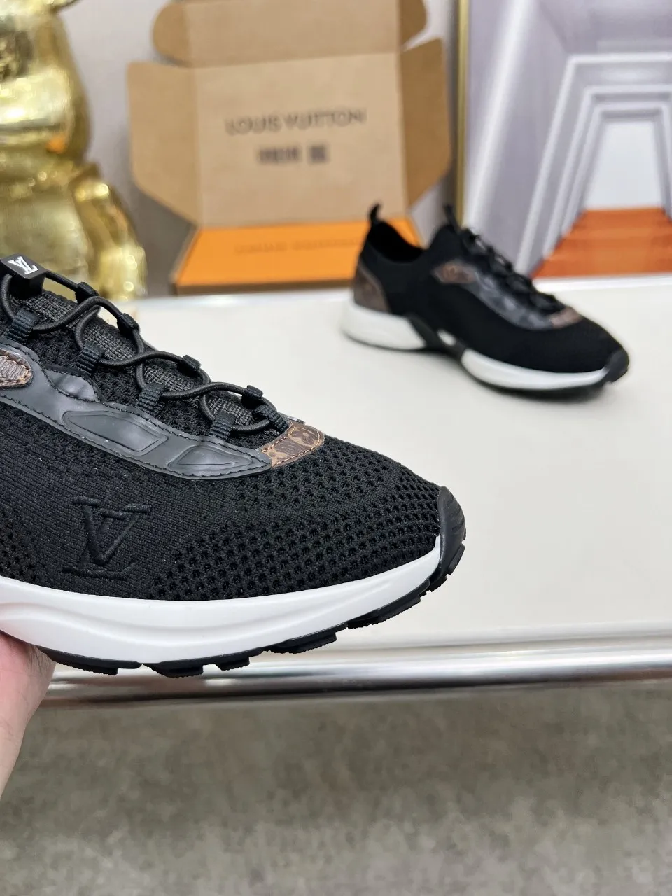 Men's Men's Shoes💰540 Men's and Women's LV Olym Men's Shoes💰ia sneakers are knitted technical fabric body with Monogram canvas trim, elastic laces and pull tabs for easy on and off, and light outsoles embellished with Monogram flowers for a comfortable and elastic wearing experience. Knitted technical fabric shoelaces, Louis Vuitton elements 35-45 (34*45*46* custom-made, non-refundable and non-exchangeable)